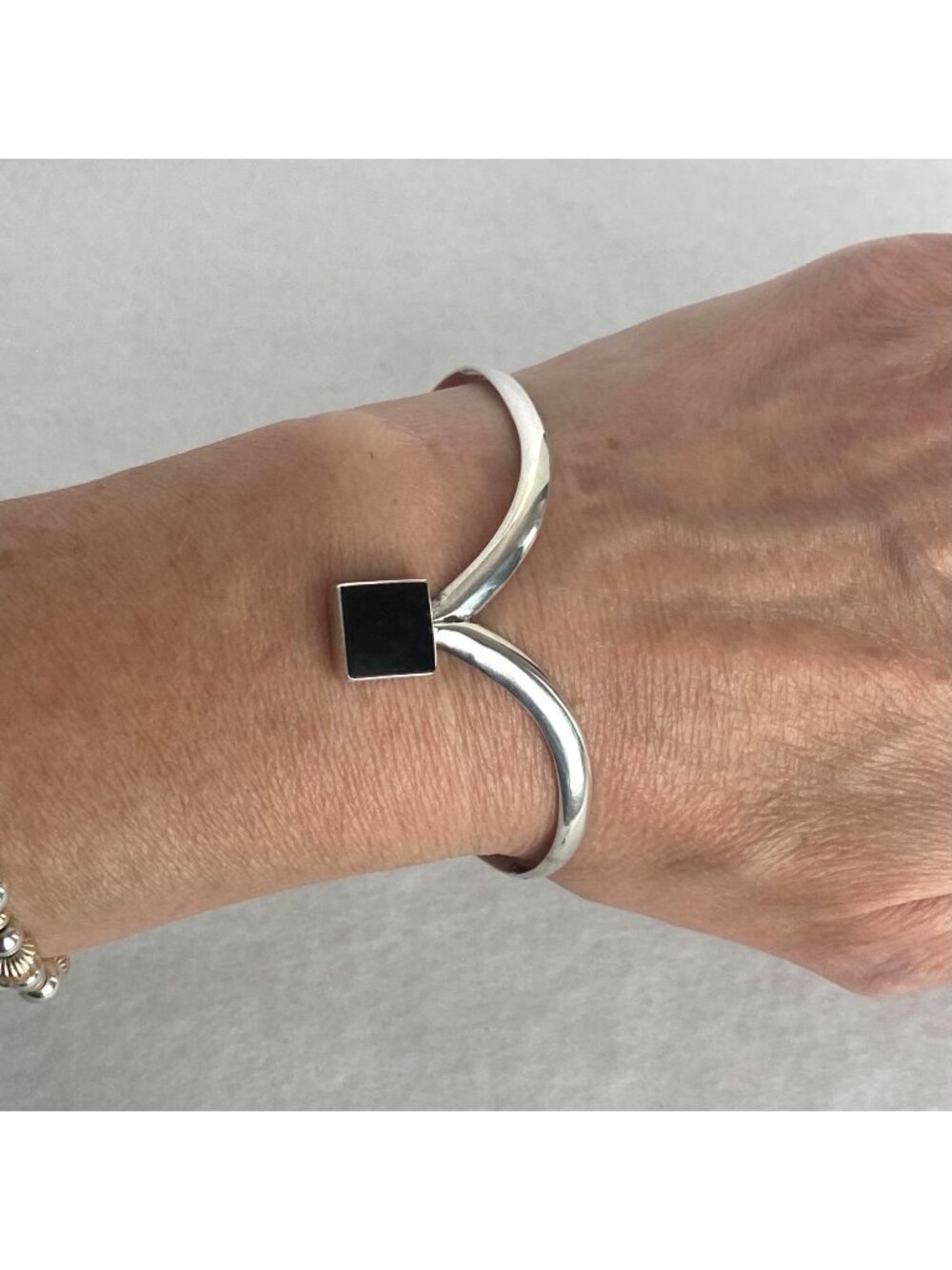 VTG Taxco Mexico Sterling Silver 925 Black Onyx V Point Cuff Bracelet